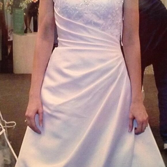 EUC Michaelangelo David's Bridal Wedding Ball Gown Dress